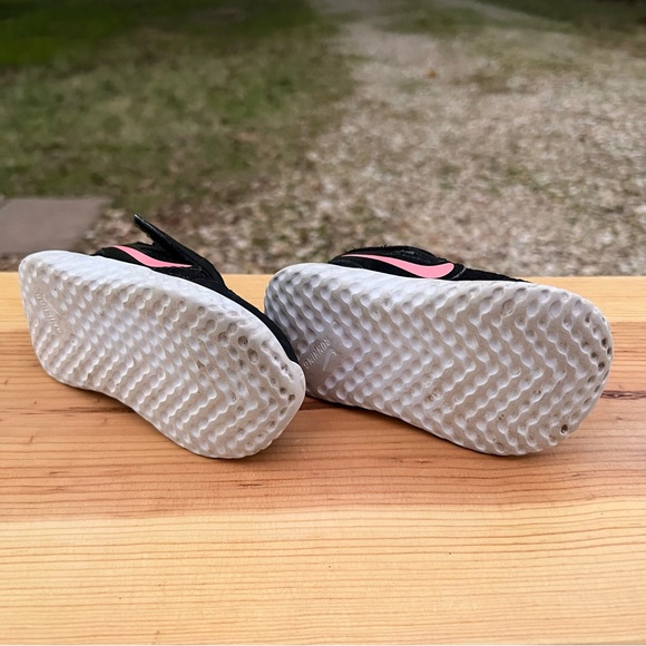 Nike Revolution Sneakers, size 4C - Picture 5 of 6